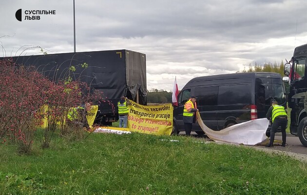В Польше заблокировали движение грузовиков из Украины