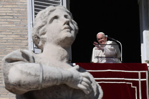 Папа Римський закликав молитися за мир у світі: 