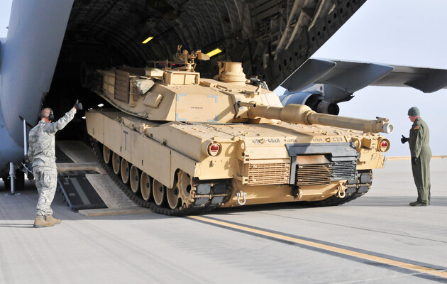 США могут производить только 12 танков Abrams в месяц — аналитики