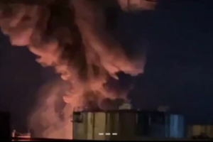 В окупованому Луганську після «прильоту» палає нафтобаза – ЗМІ