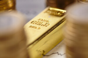 Центробанки готовятся к экономической нестабильности в мире: стоимость золота достигла максимума