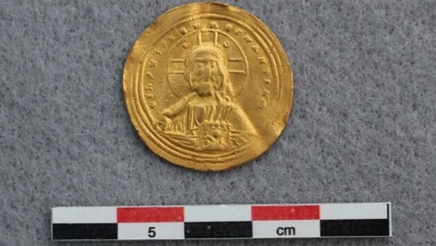 В Норвегии нашли византийскую золотую монету с изображением Христа
