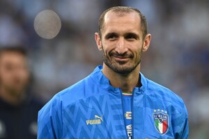Знаменитий італійський футболіст оголосив про завершення кар'єри