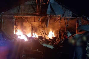 В Киевской области из-за падения обломков дрона повреждено предприятие