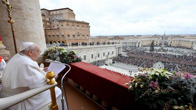 Папа Римський під час різдвяної промови попросив про мир для України