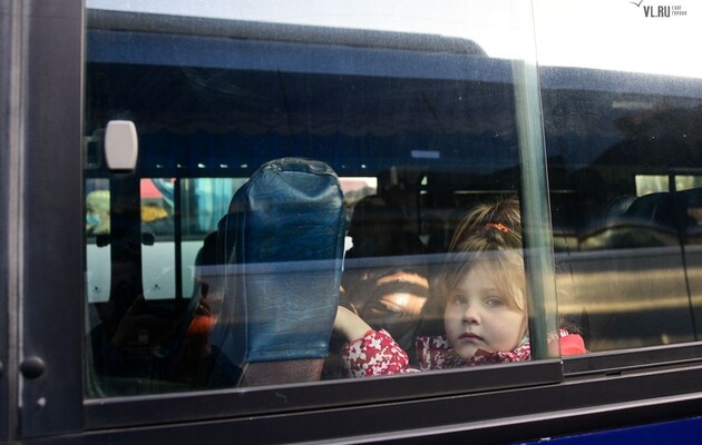 Все больше украинских детей из оккупированных территорий прибывают в Беларусь, несмотря на международное возмущение — AP