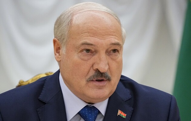 ЗМІ: Аляксандр Лукашенка підписав гарантії недоторканості для себе та своєї сім’ї