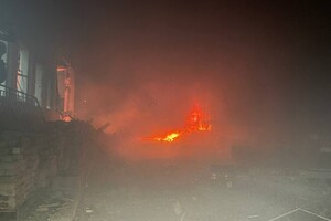 Дроны-камикадзе атаковали Днепр: повреждены многоэтажки и общежитие