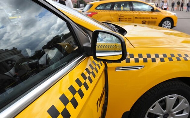 Таксист отказался говорить на государственном языке, за что получил штраф