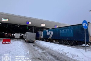 В очередях на въезд в Украину почти три тысячи грузовиков – ДПС
