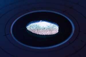 ШІ навчився знаходити збіги у відбитках різних пальців людини – це допоможе криміналістам