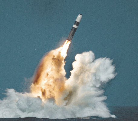 Британия впервые за восемь лет проведет испытательный запуск ядерной ракеты с подводной лодки