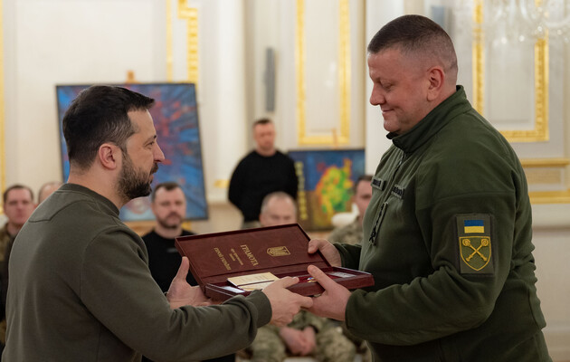 Залужный прокомментировал присвоение звания Героя Украины