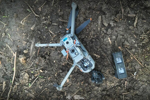 Российские войска дроном атаковали жилой дом в Херсонской области: двое раненых