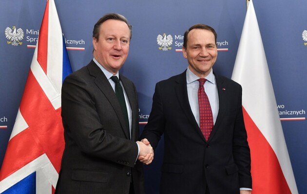 Польша и Британия призвали Конгресс США принять пакет помощи Украине