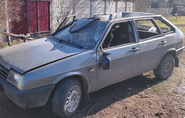 В Днепропетровской области российский беспилотник попал в автомобиль: есть пострадавшие