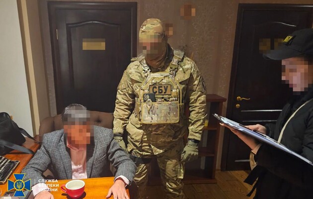 Правоохоронці затримали на хабарі заступника голови Запорізької облради та двох поплічників