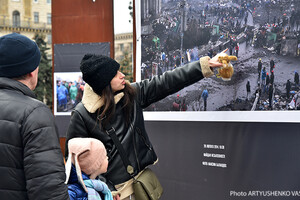 На Майдане в Киеве в десятый раз почтили память Героев Небесной Сотни