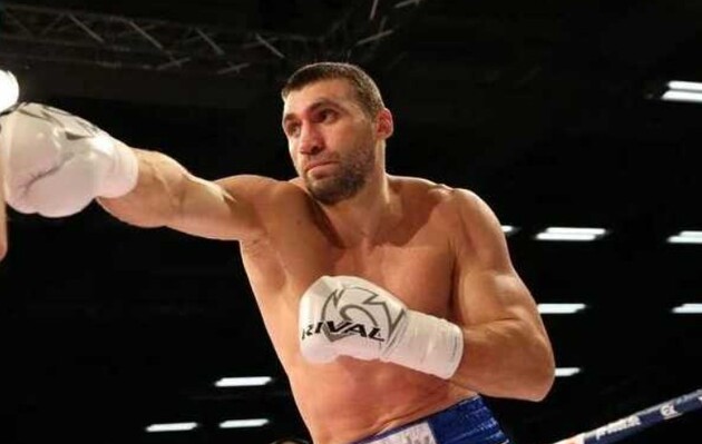 Известный украинский боксер добыл досрочную победу в Германии