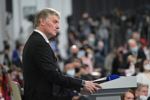 У Кремлі відповіли погрозами на заяви Макрона про розміщення військових НАТО на території України