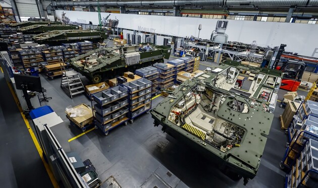 Британия будет производить гусеницы для украинской бронетехники
