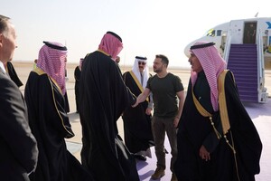 Зеленский с рабочим визитом прибыл в Саудовскую Аравию