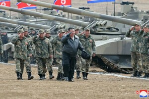 У КНДР потренувались воювати з Сеулом новим танком