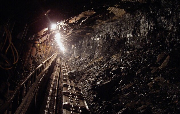 Из-за обесточивания под землей застряли более 1000 шахтеров