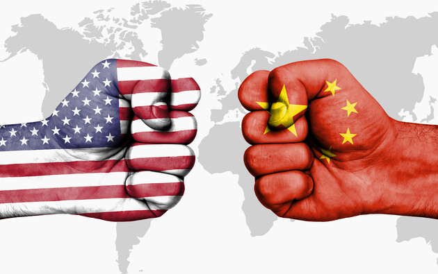 Америка противостоит Китаю, сотрудничая с Японией и Филиппинами — Bloomberg