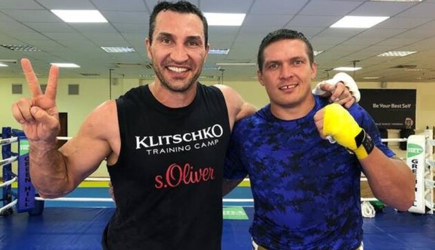 Усик признался, что получил совет от Владимира Кличко на бой против Фьюри