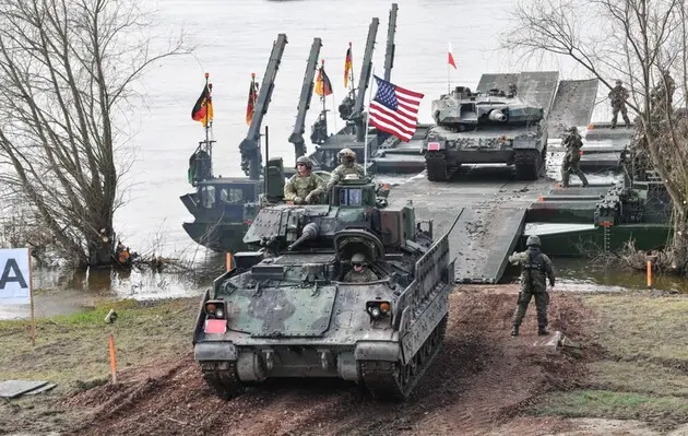 Без європейського переозброєння альянс НАТО приречений на поразку — Politico