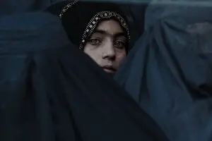 Лидеры Талибана вводят жесткие ограничения в отношении женщин, но не в отношении собственных дочерей