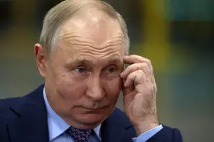 Режим Путина, как и советская система, постоянно находится на грани краха — Foreign Affairs