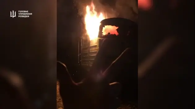 У Росії невідомі спалили два тепловози: ГУР показало відео