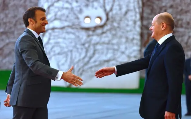 Шольц та Макрон зустрінуться в Парижі напередодні візиту Сі Цзіньпіна — Politico