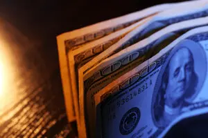 Що відбувається навколо кошику основних світових валют: чи можна приборкати сильний долар? — Financial Times 