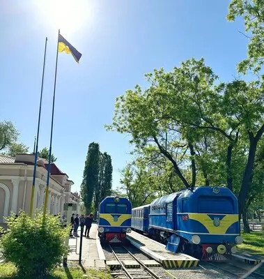 В Україні почала працювати найстаріша в Україні дитяча залізниця