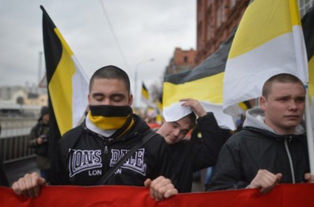 По центру Москвы маршем прошли 20 тыс. русских националистов (ВИДЕО)