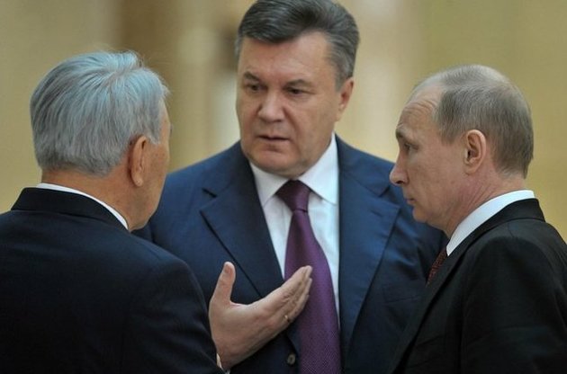 Янукович и Путин провели переговоры в кулуарах саммита СНГ