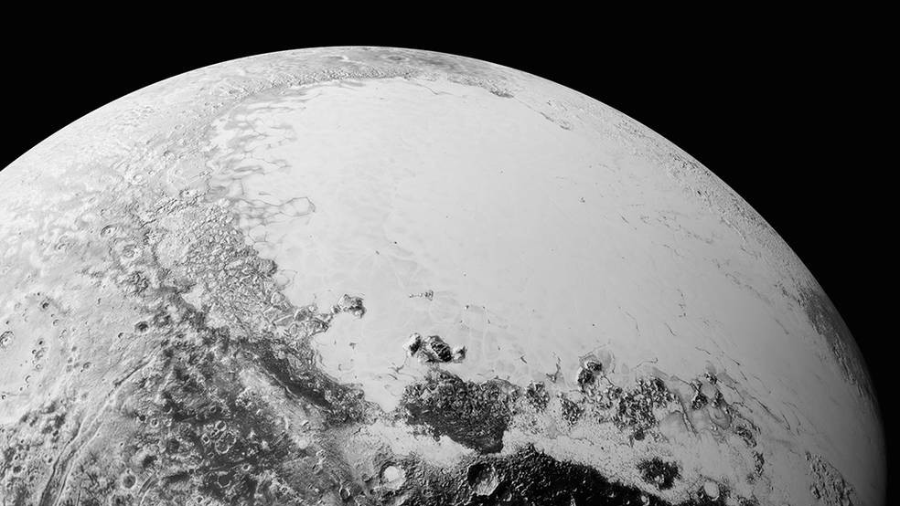 Поверхность Плутона такая же сложная, как поверхность Марса