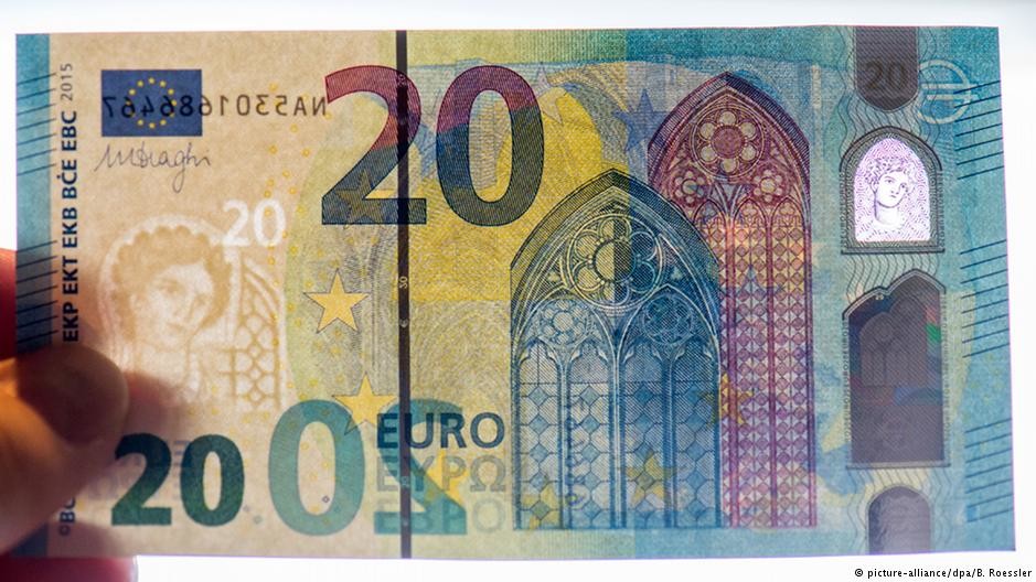 Єврозона завершує підготовку до введення нової банкноти в 20 євро