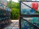 Так выглядит строительство Plastic Bottle Village