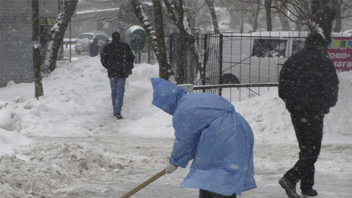 В Киеве и Киевской области всю ночь и утро 30 марта продолжается снегопад