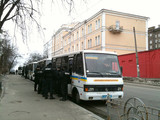 Автобусы с "Беркутом" возле парка Шевченко