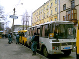 Автобуси з "Беркутом" біля парку Шевченка