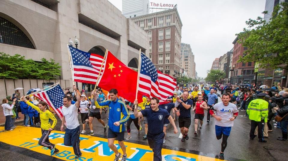 Участники Бостонского марафона, трагически прерванного терактом, получили "второй шанс"