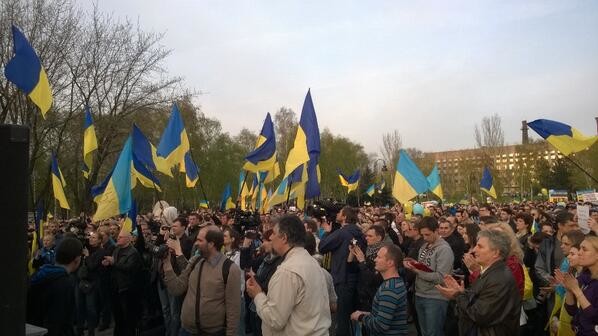 На митинг за единую Украину вышли более 5 тыс. жителей Донецка