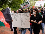 Протестующие собрались у Белого дома в Вашингтоне (США), чтобы выразить свою поддержку Афганистану и выступить против талибов