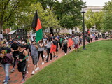 Протестующие собрались у Белого дома в Вашингтоне (США), чтобы выразить свою поддержку Афганистану и выступить против талибов