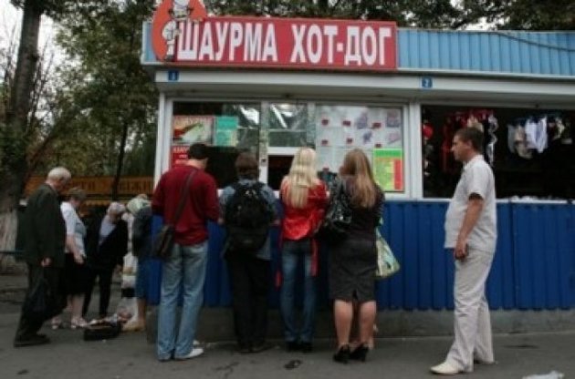 Прокуратура устраивает проверку всех уличных точек фаст-фуда в Киеве